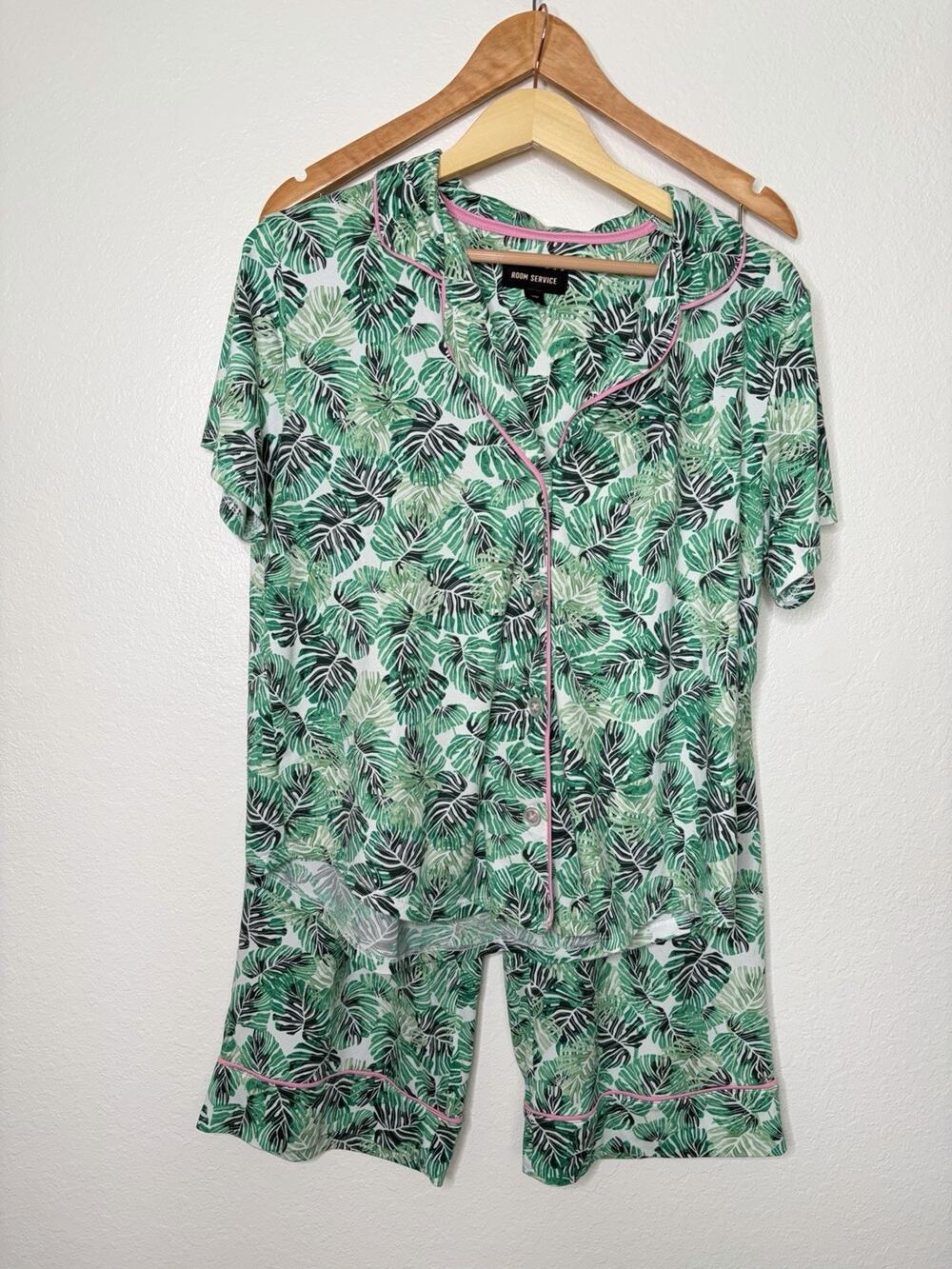 Room Service Monstera Green Tropical Pajama Set Size Medium Loungewear